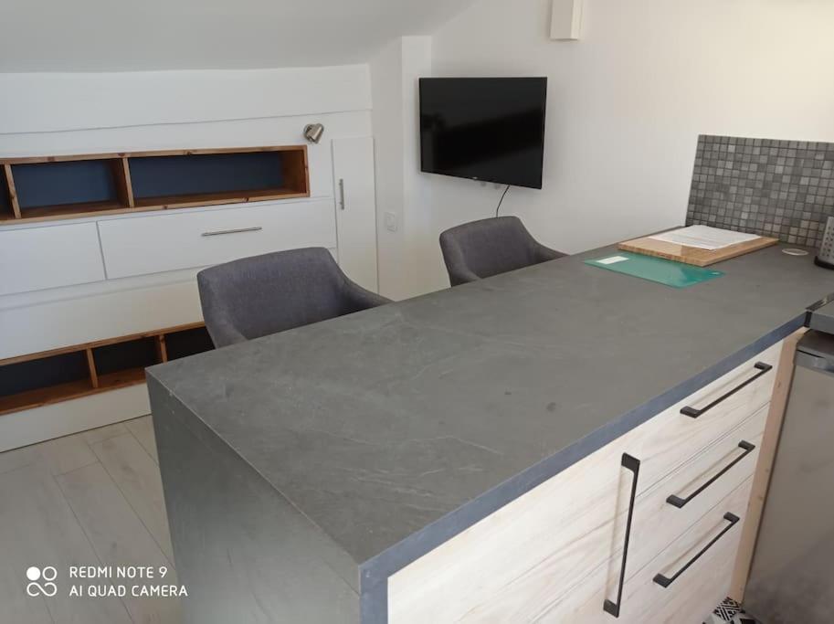 Avignon Hyper Centre:Studio Cosy Et Calme Bagian luar foto